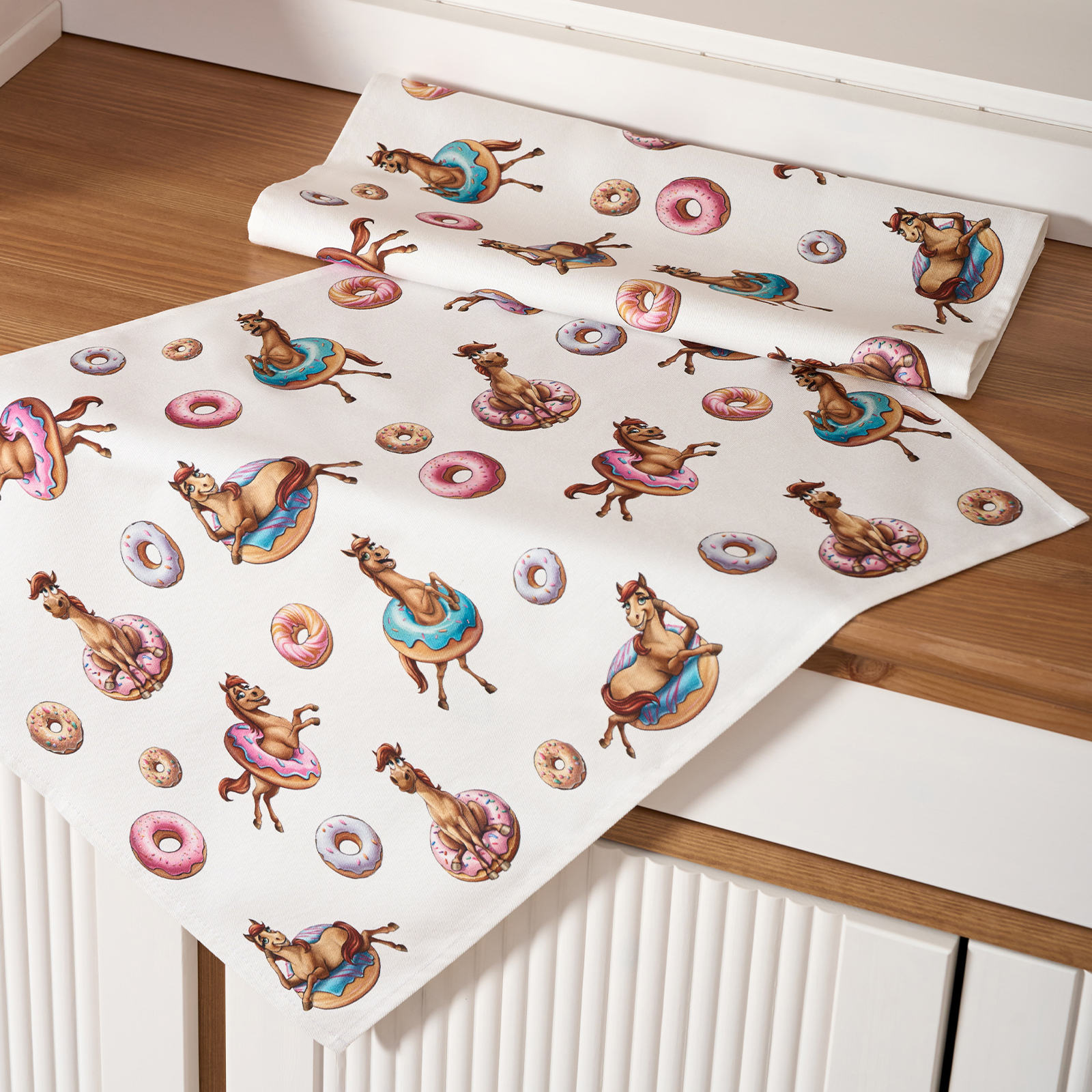 НАБОР ПОЛОТЕНЕЦ ИЗ 2ШТ "ЛОШАДЬ В ПОНЧИКАХ",БЕЛЫЙ,40Х60СМ ТВИЛ,100% ХЛОПОК