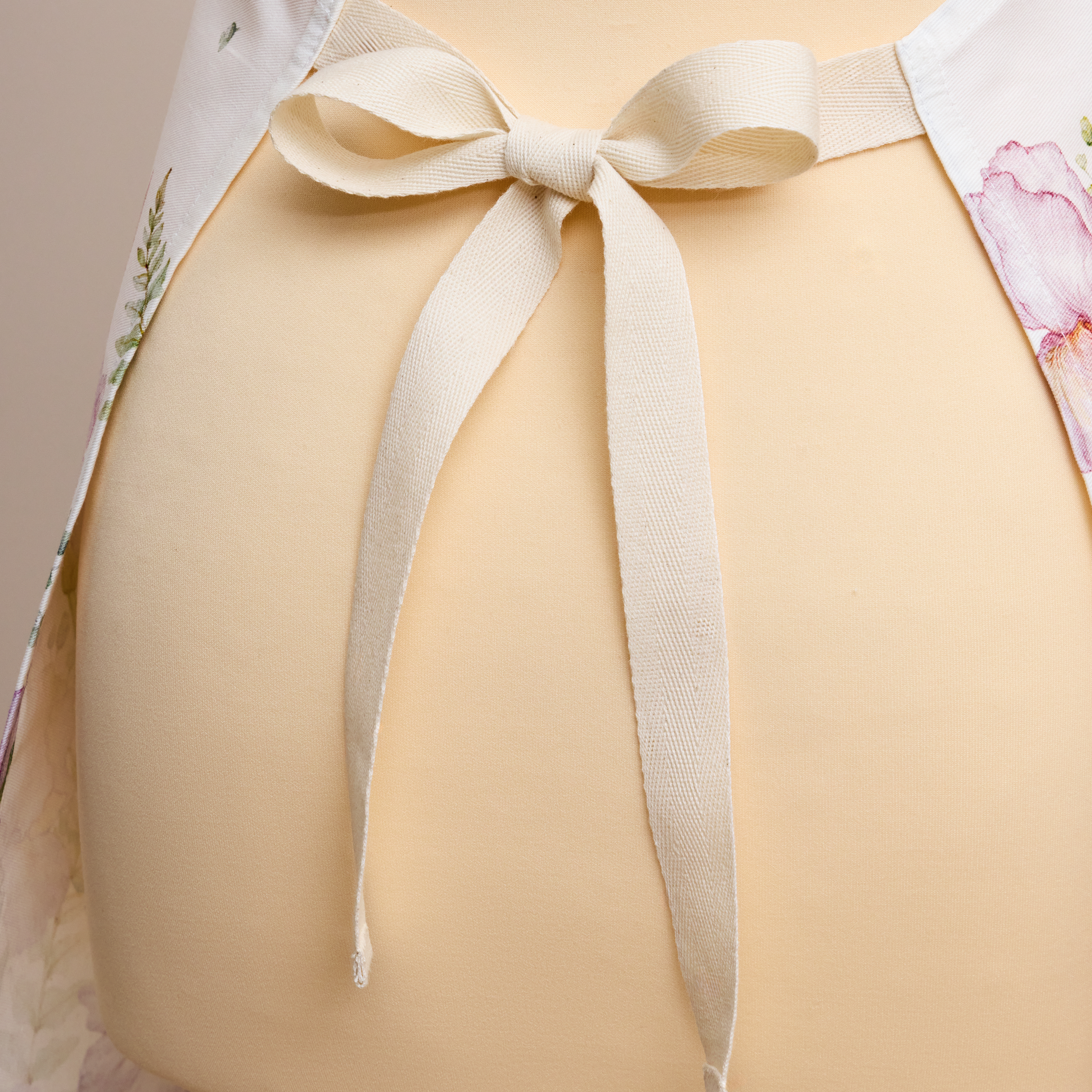 ФАРТУК "ИРИСЫ",60Х70 СМ 100% ХЛОПОК,БЕЛЫЙ,ТВИЛ,ПРОПИТКА