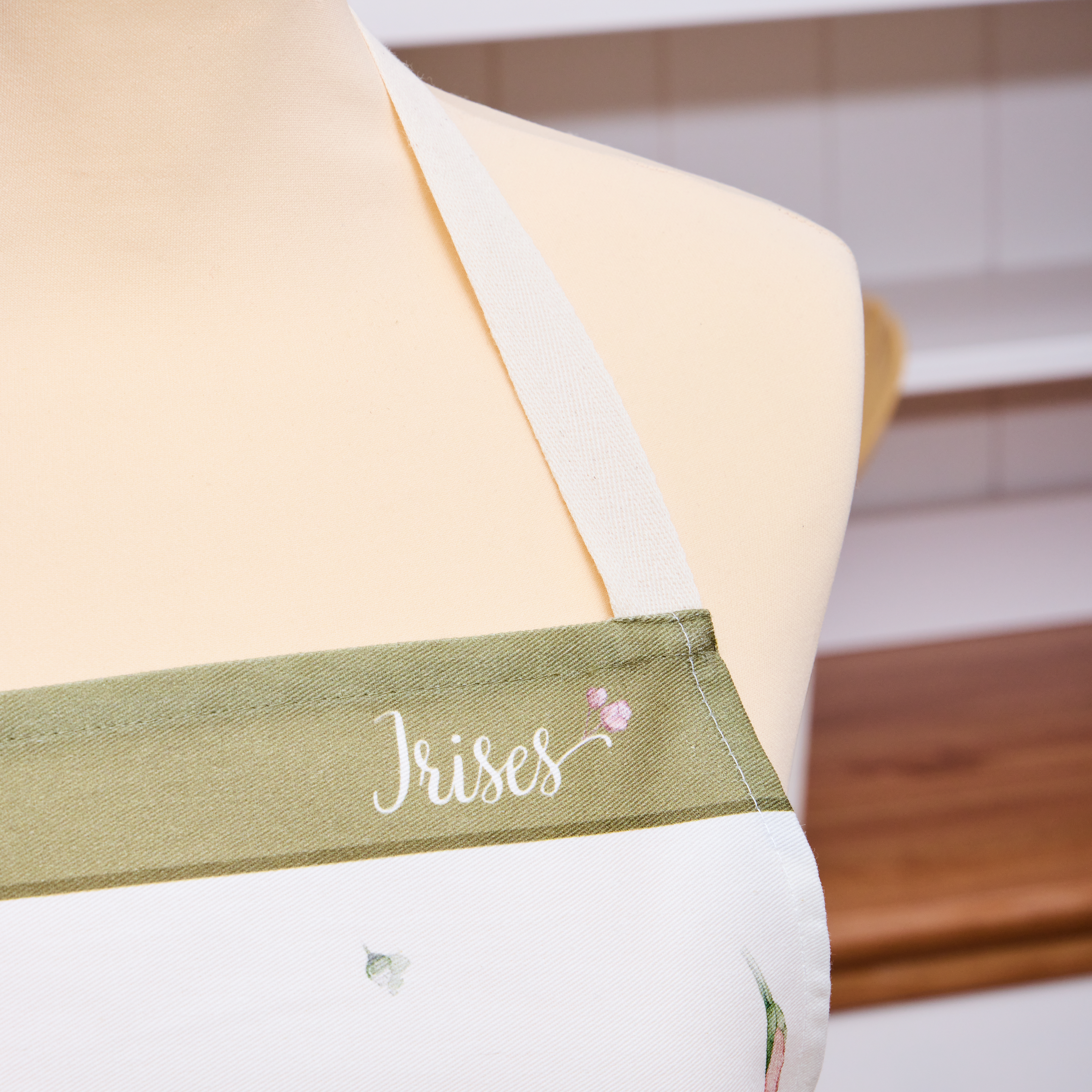 ФАРТУК "ИРИСЫ",60Х70 СМ 100% ХЛОПОК,БЕЛЫЙ,ТВИЛ,ПРОПИТКА