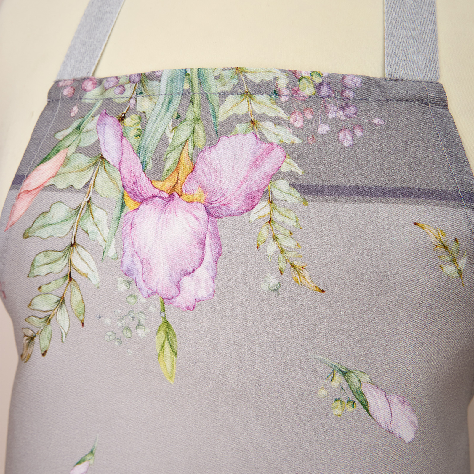 ФАРТУК "ИРИСЫ" 60Х70СМ,100% ХЛОПОК,СЕРЫЙ,ТВИЛ,ПРОПИТКА