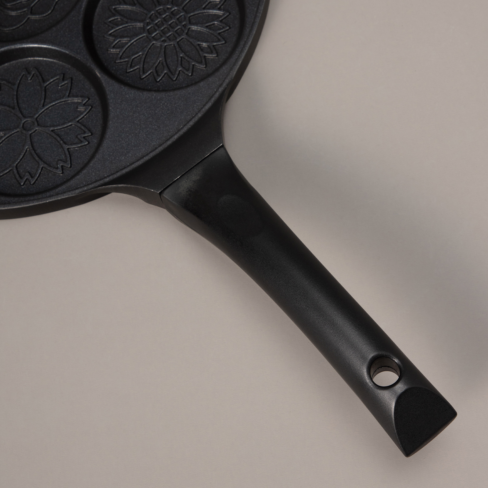 СКОВОРОДА AGNESS "FLOWER STORY" ДЛЯ ОЛАДИЙ С АНТИПРИГАР.ПОКРЫТИЕМ ДИАМЕТР=26.5 СМ